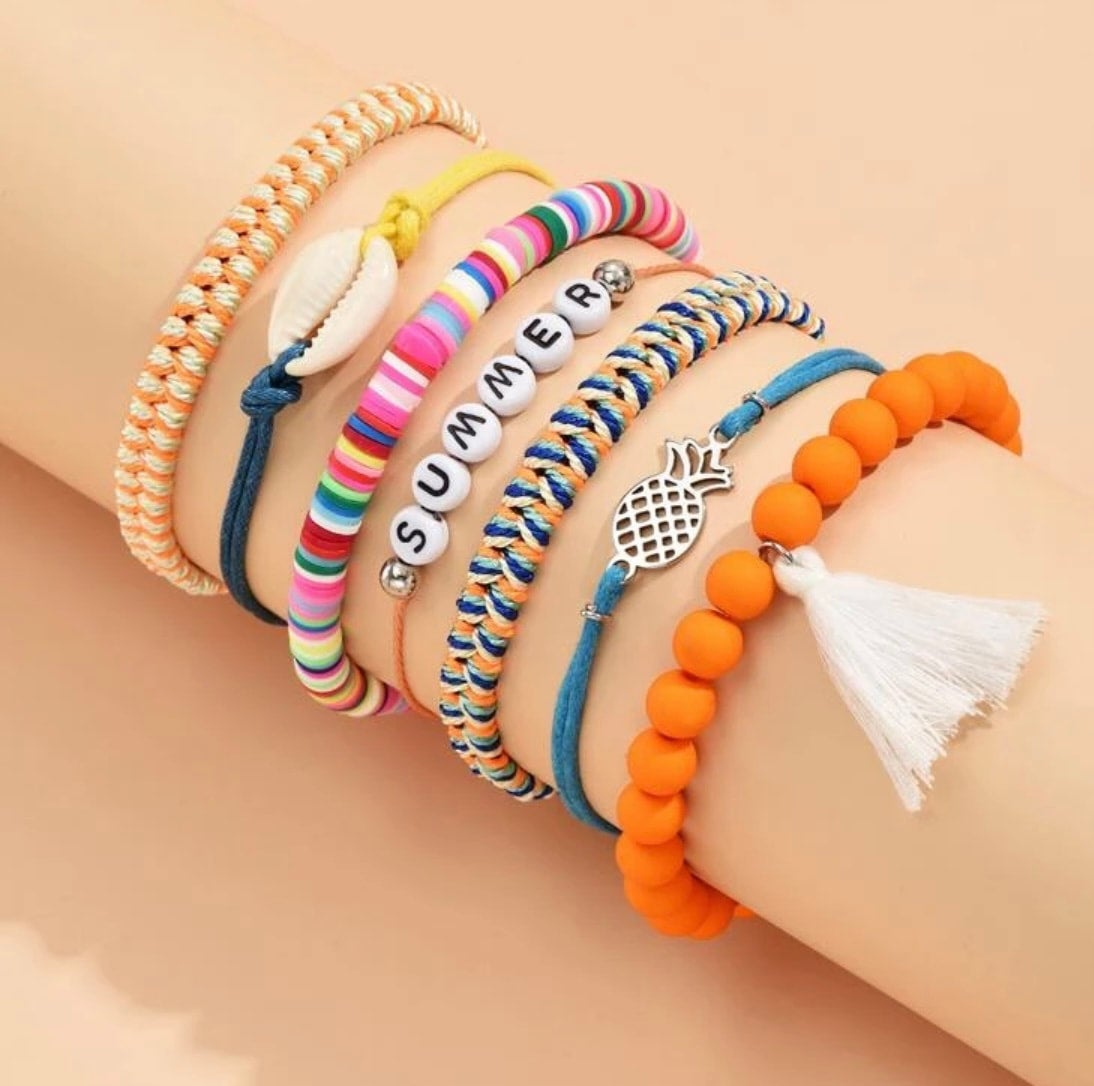 Amazon.com: Boho String Bracelets, Red String Summer Beach Cute Friendship  Bracelets for Women Men Teen Girls, Waterproof Adjustable : Handmade  Products